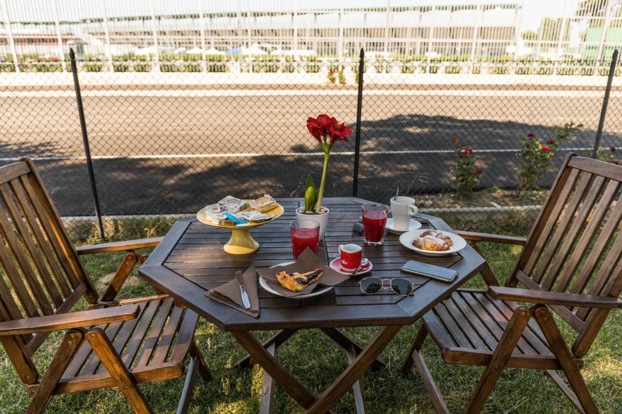 Locanda San Biagio Misano Adriatico Buitenkant foto